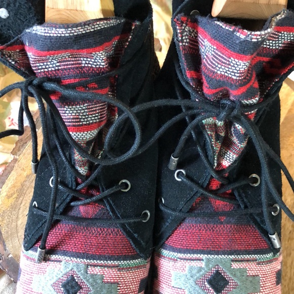 The SAK size 9.5 Navajo Aztec Weave Suede Boot NEW - Picture 3 of 12